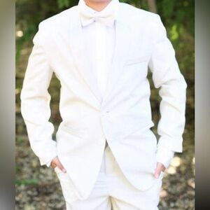 Off white 3 piece boys suit